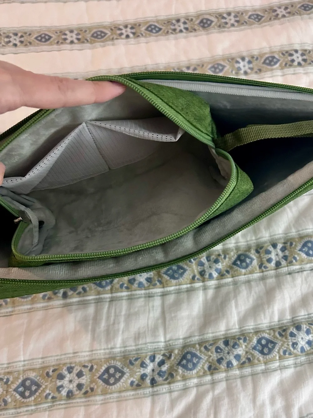Green 14-15” Laptop case sleeve bag w/ pouch